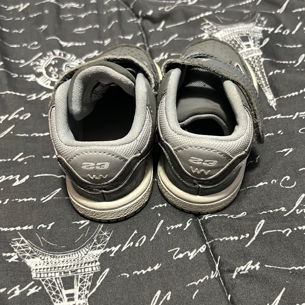 Jordan shoes size 4C grey white 654954-021